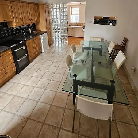 Spacious 3-bedroom In Vibrant 8 * 都柏林