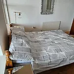 Spacious 3-bedroom In Vibrant 8 *