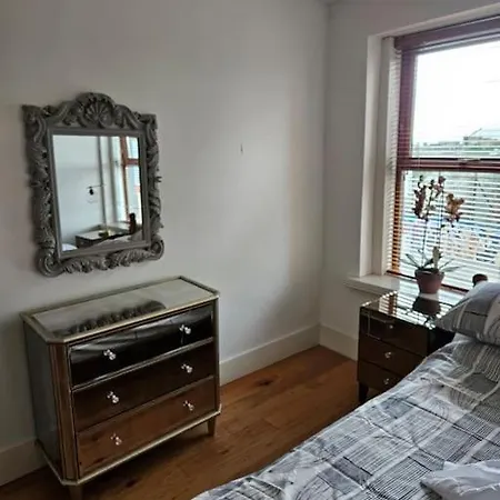 Apartmán Spacious 3-bedroom In Vibrant 8 Dublin