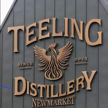 Spacious 3-bedroom In Vibrant 8 *