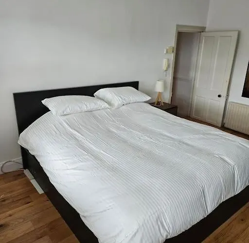 Spacious 3-bedroom In Vibrant 8 * Дублин