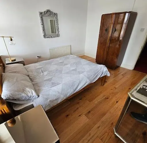 Spacious 3-bedroom In Vibrant 8 Dublin