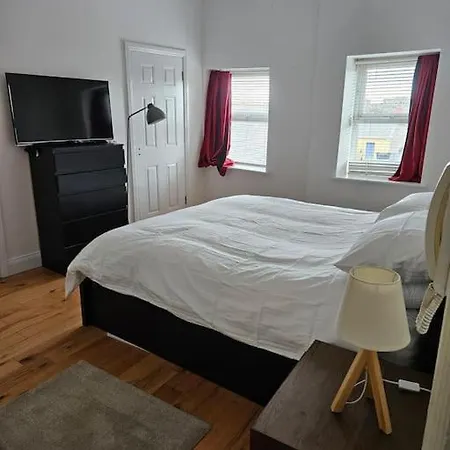 Spacious 3-bedroom In Vibrant 8 Dublín